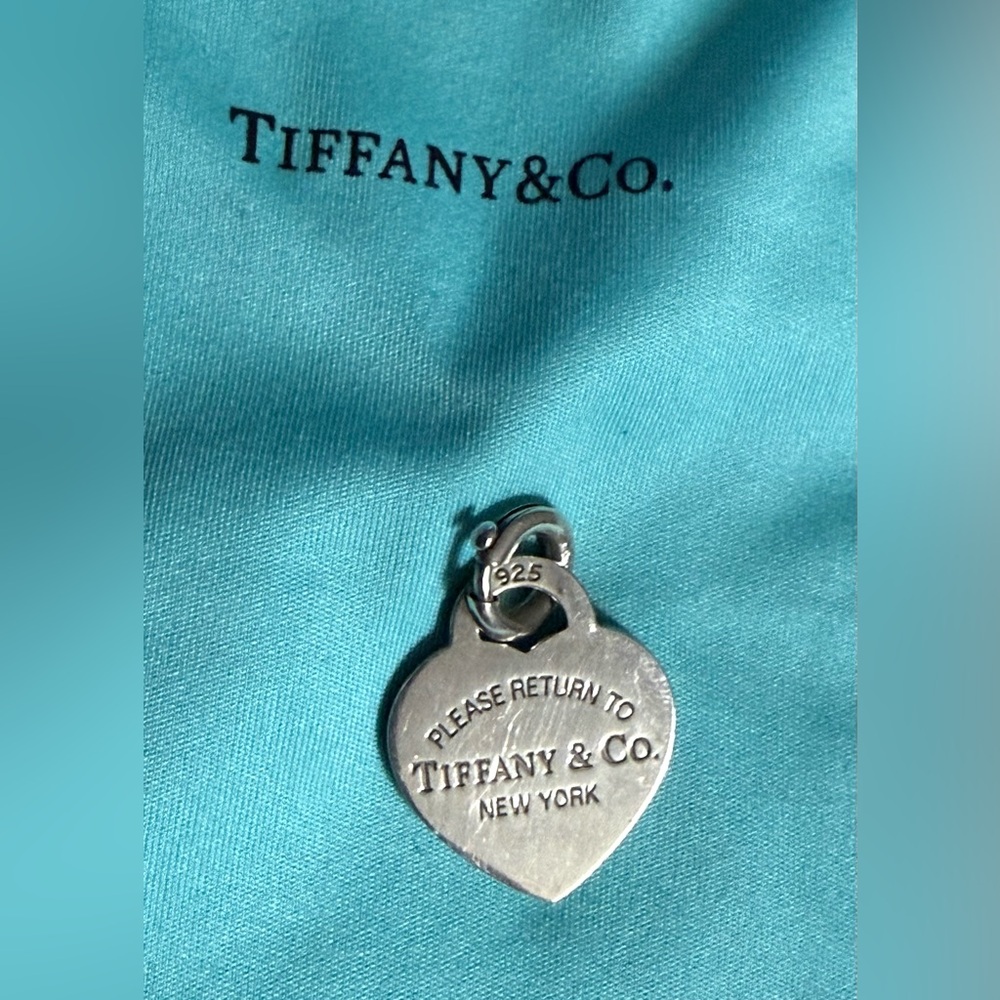 👸🏻HOST PICK 👸🏻 Tiffany Heart, Large, Return to Sender